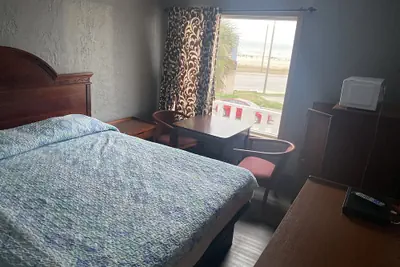 Photo 4 - Surf Motel and Apartments