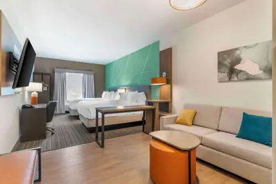Photo 2 - Comfort Suites Gatlinburg Downtown-Convention Center