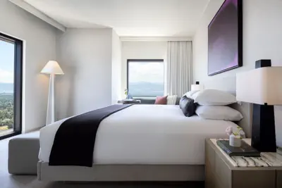 Photo 2 - Kimpton Claret Hotel by IHG