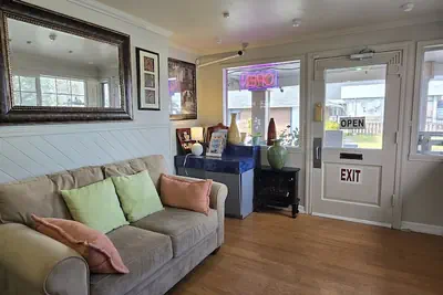 Photo 3 - Beston Inn Seattle