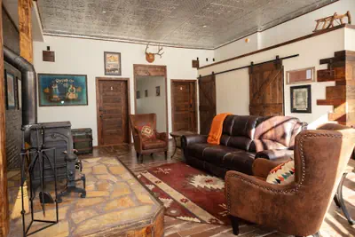 Photo 5 - The Frenchman Suites