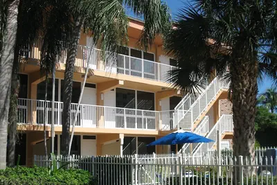Photo 2 - Canada House Pompano Beach