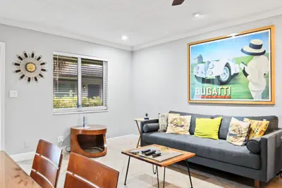 Photo 4 - Wilton Manors 2BR Charm Walk to the Drive