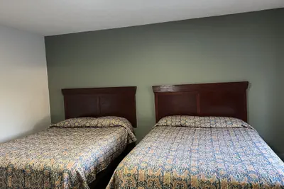 Photo 5 - La Familia Stay Inn
