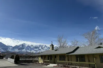 Photo 2 - Eastern Sierra Motor lodge