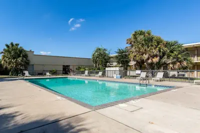 Photo 2 - Eco Inn Suites by Hotel O Baytown