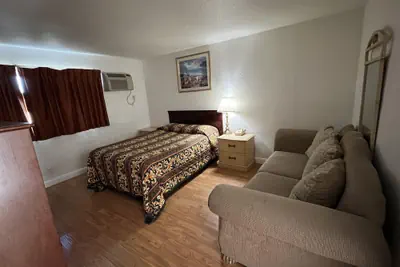 Photo 2 - Sherwood Motel