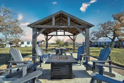 Photo 2 - Windmill Meadows Cottages-firepit-hill Country Views!!