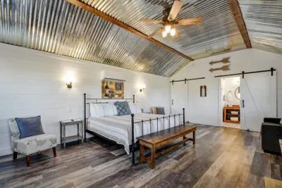 Photo 3 - Wine Country Cottage With Scenic Hill Country Views
