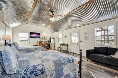 Photo 5 - Bonny Bluebonnets Cottage With Stunning Hill Country Views