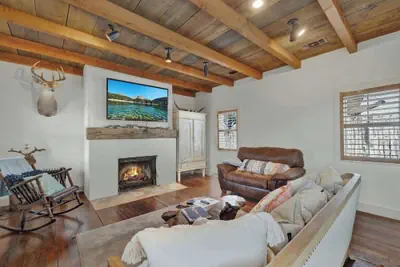 Photo 2 - Texas Two Step Guesthouse