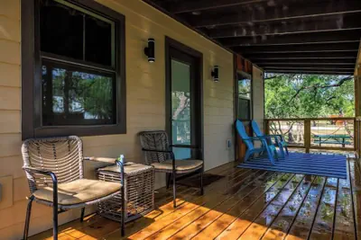 Photo 2 - Winecup Waterfront Cottage