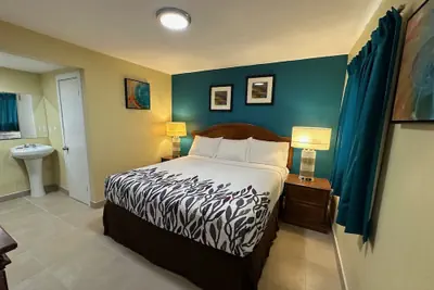 Photo 3 - Royal Inn