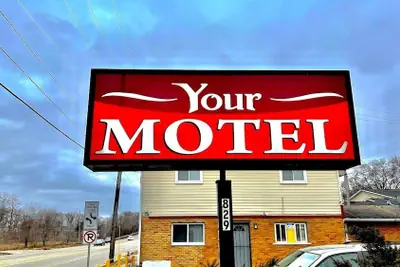 Photo 2 - Your Motel