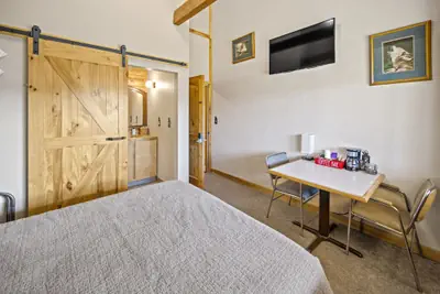 Photo 4 - Ponderosa Inn