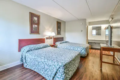 Photo 3 - Budgetel Glenwood