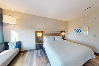 Photo 5 - Holiday Inn Express & Suites Chicago Schaumburg by IHG