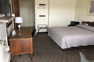 Photo 5 - Dav-Ed Motel