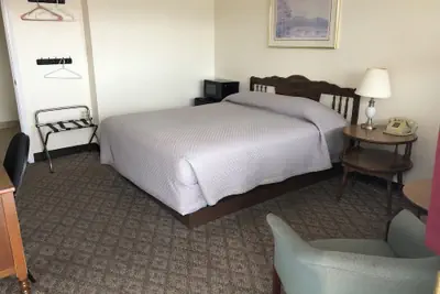 Photo 4 - Dav-Ed Motel