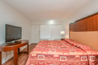 Photo 4 - Economy Hotel Macon
