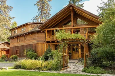 Photo 2 - The Lindsay Lodge & Restaurant