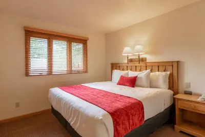 Photo 4 - Wildwood Inn