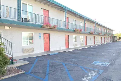 Photo 2 - Pomona Inn