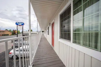 Photo 4 - Budget Inn Bend