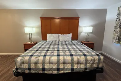 Photo 5 - Budget Inn Bend