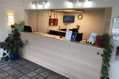 Photo 2 - Hilliard Motor Lodge