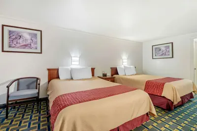 Photo 5 - Hilliard Motor Lodge