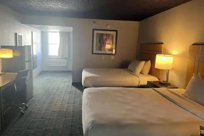 Photo 5 - Fifth Season Suites