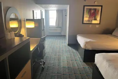 Photo 4 - Fifth Season Suites