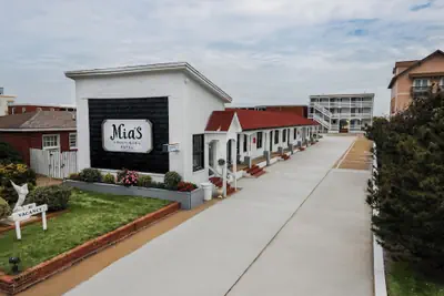 Photo 2 - Mia's Boutique Hotel