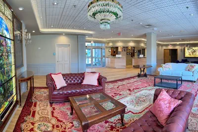 Photo 4 - The Gem Museum Suites
