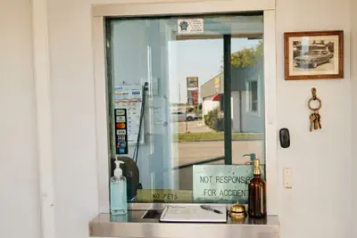 Photo 3 - Exclusivo Inn by OYO Grand Prairie, TX