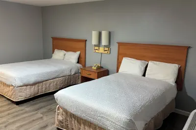 Photo 2 - PACIFIC EXPRESS INN