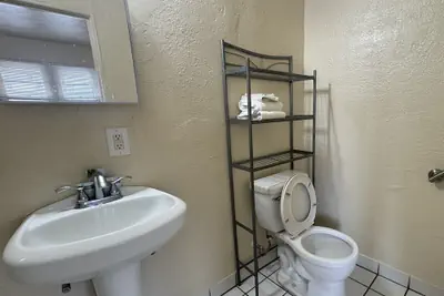 Photo 5 - The Oaks Motel
