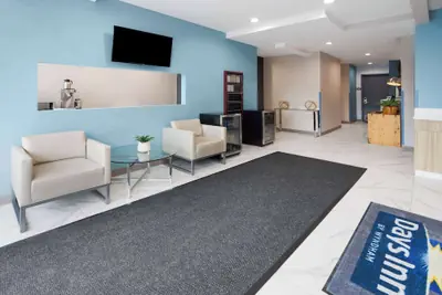 Photo 4 - Days Inn By Wyndham Staten Island