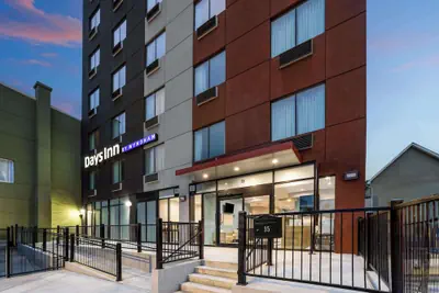 Photo 2 - Days Inn By Wyndham Staten Island