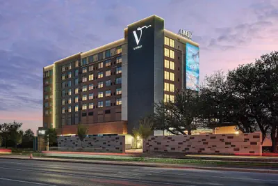 Photo 2 - Lively Hotel On Oak Oklahoma City, Tapestry By Hilton