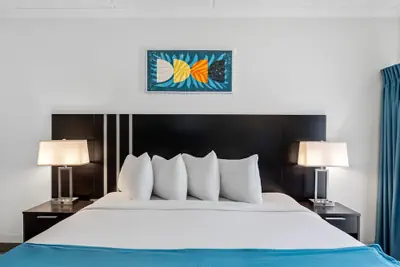 Photo 4 - OASIS BAY SUITES, Tampa, Busch Gardens, USF