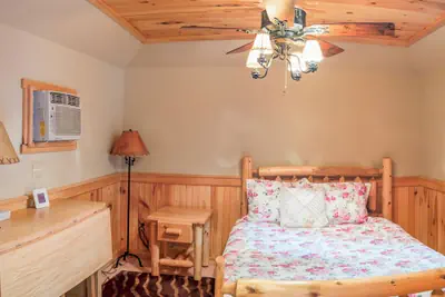 Photo 3 - Hinckleys Dreamwood Cottages