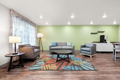 Photo 4 - Woodspring Suites Huntsville - Research Park