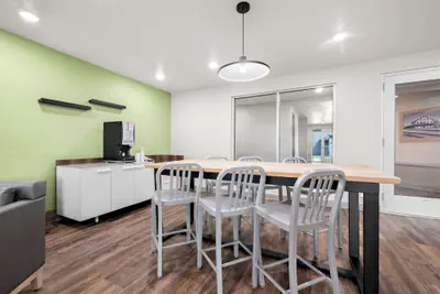 Photo 5 - Woodspring Suites Huntsville - Research Park