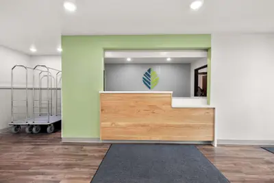 Photo 3 - Woodspring Suites Huntsville - Research Park