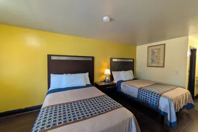 Photo 4 - Crossroads Inn - Downtown Sacramento