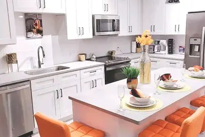 Photo 2 - Lux and Cozy 2beds 2 Baths up to 8 guest