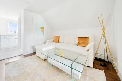Photo 5 - NY Luxury Apt Free Parking in PRIME Area