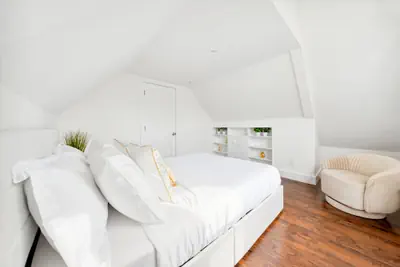 Photo 2 - NY Luxury Apt Free Parking in PRIME Area